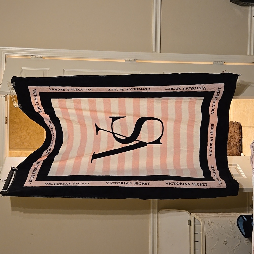 Victoria secret blanket